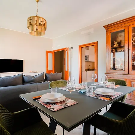 Omar House Semesterbostad