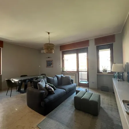 Omar House Lecce