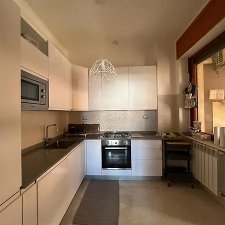 Omar House Lecce
